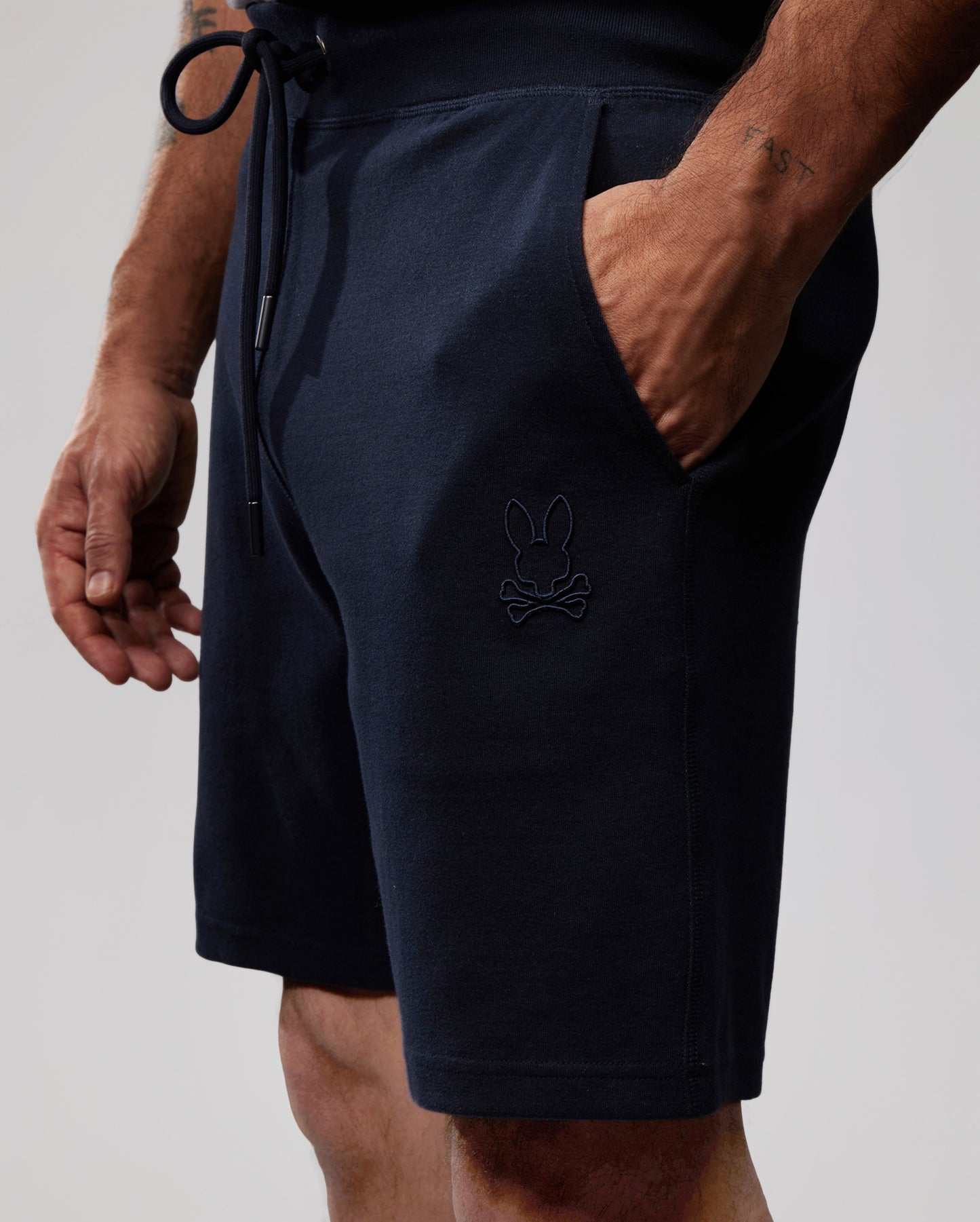 SWEATSHORTS HOMME OUTLINE - B6R507ARCN