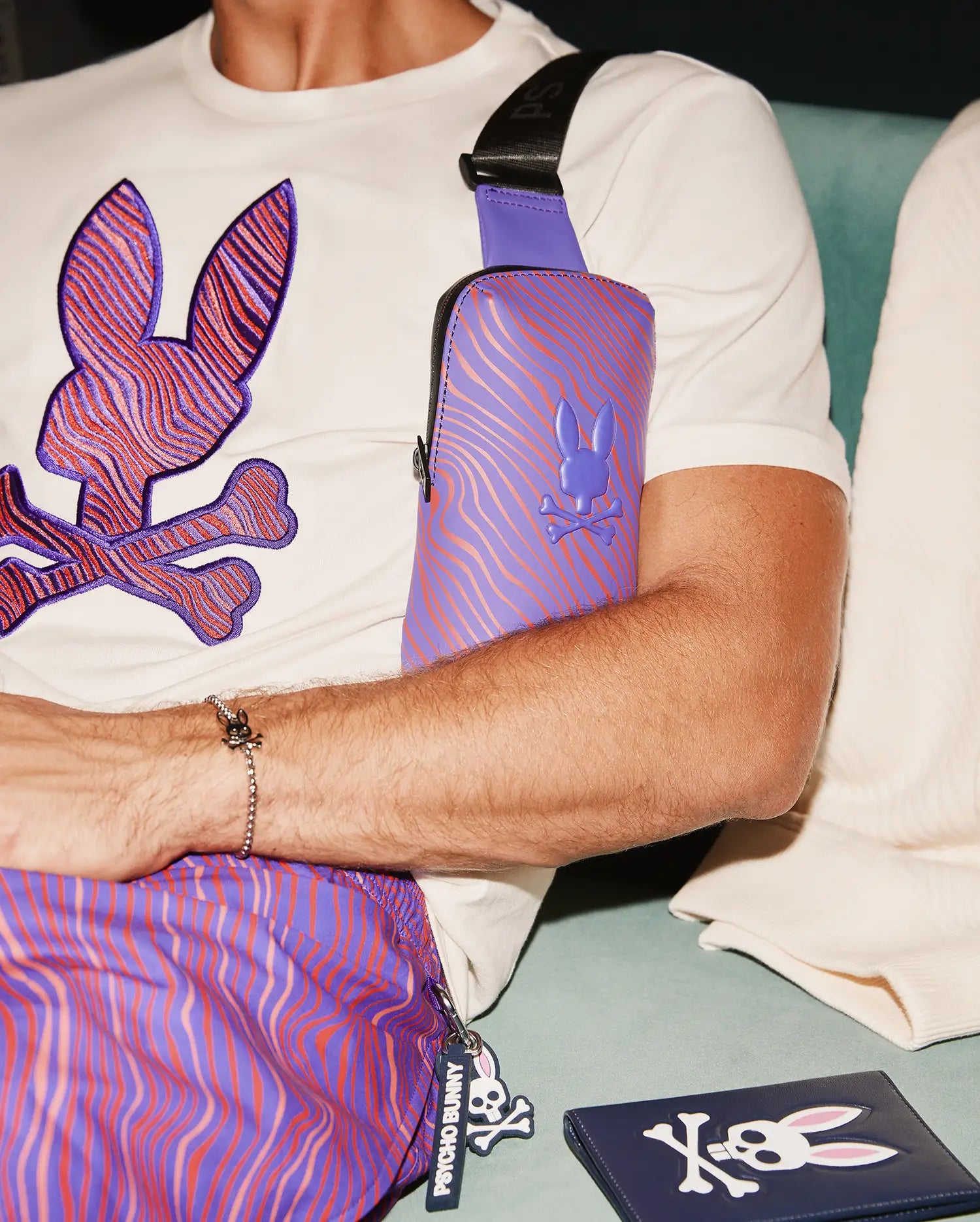 MENS RUBBERIZED CROSSBODY - MO2400060