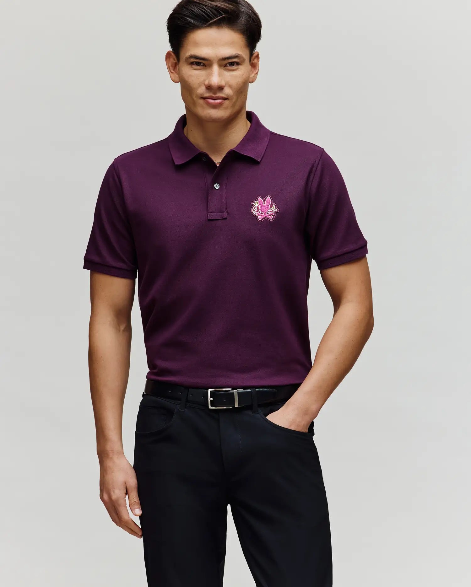  POLO PIQUÉ AUGUSTE AVEC ÉCUSSON FLORAL 
