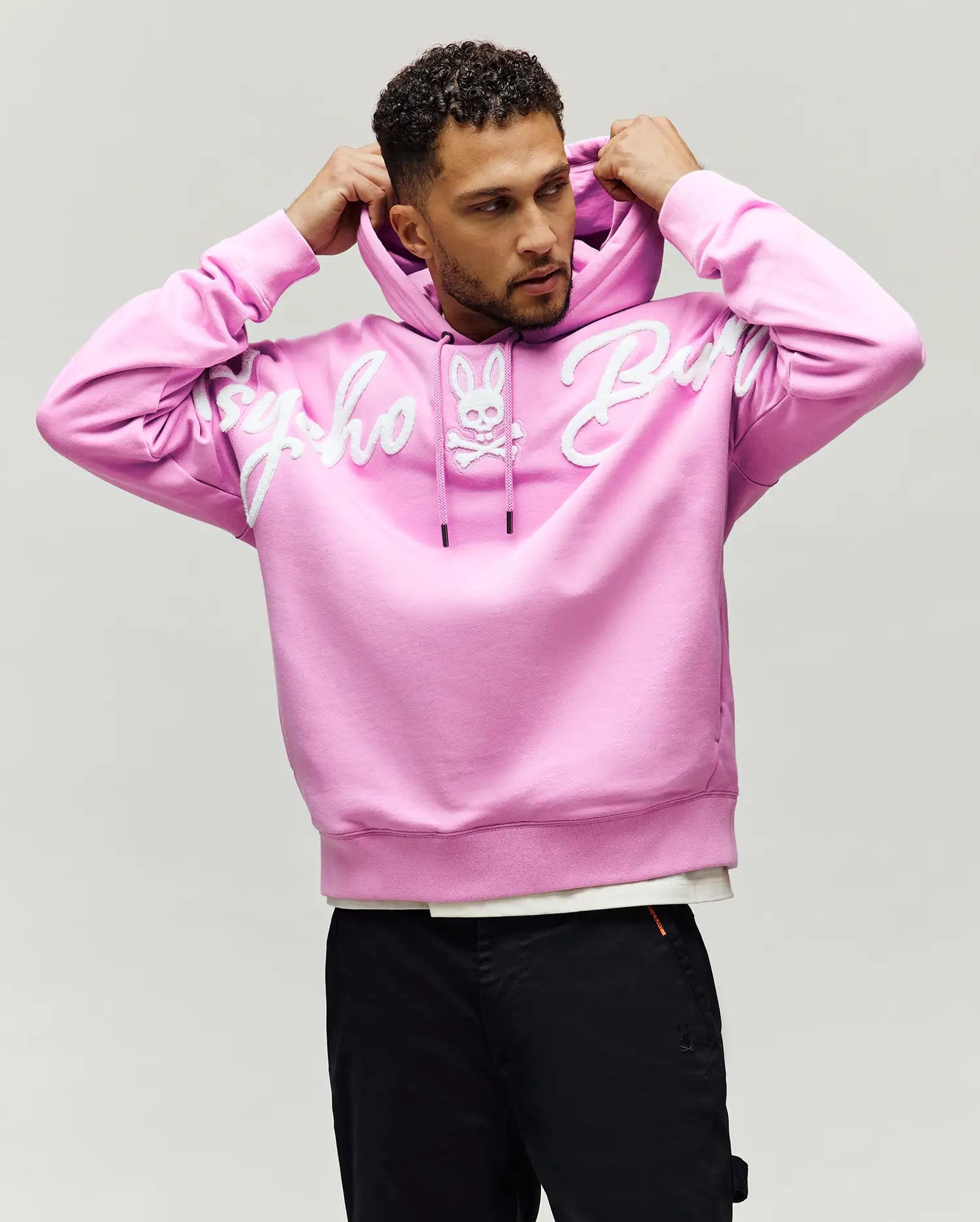 KANGOUROU BRODÉ EN CHENILLE TATE 